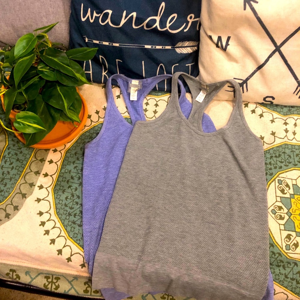 Athlete bundle- 3 tanks and 1 crop jogger